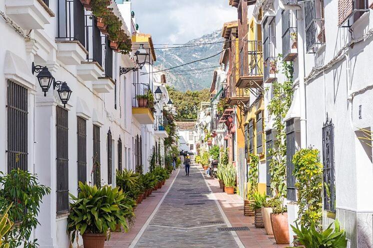 Cozy 2-Bed 2-Bathroom Apartment In Marbella Town Centre Exterior photo